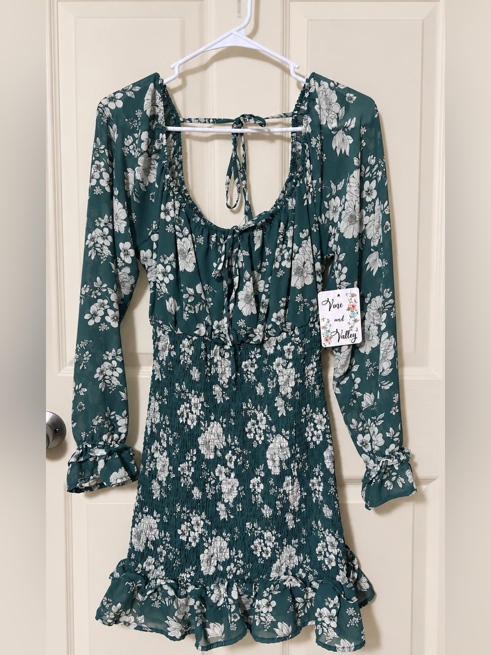 Vine & Valley Green Floral Smocked Mini Dress Long Sleeve NWT